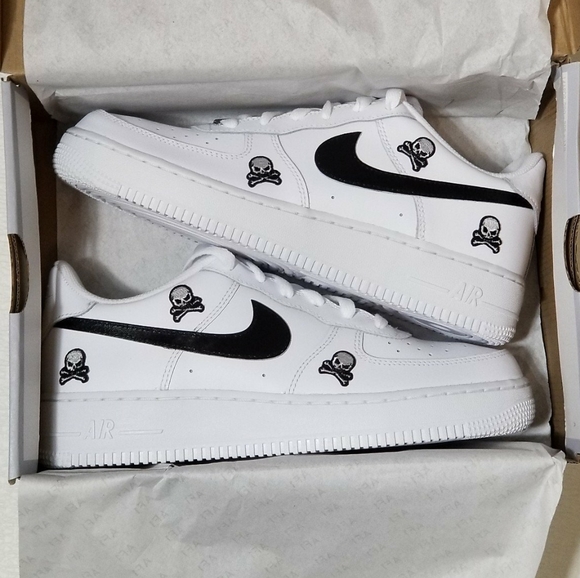 Custom Nike Air Force 1 Custom Black White